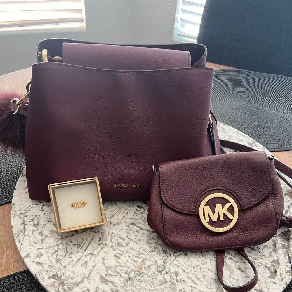 Mk purse set with MK ring